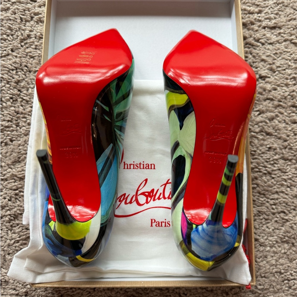 Christian Louboutin Flower. 100mm elegant. Stunning.
Hot Chick style. - Picture 10 of 14